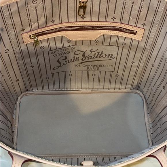 Louis Vuitton Neverfull MM - Picture 12 of 16